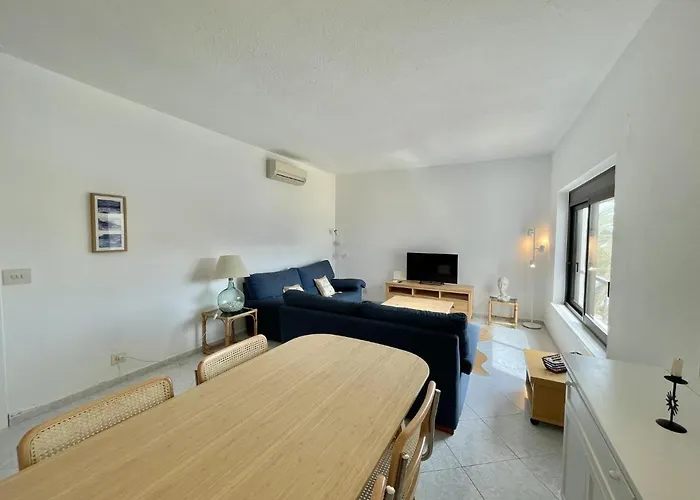 Apartamento Ccs 100 *